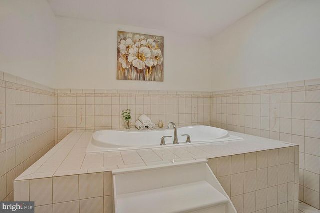 4200 HENRY CT, Saint Leonard, MD 20685