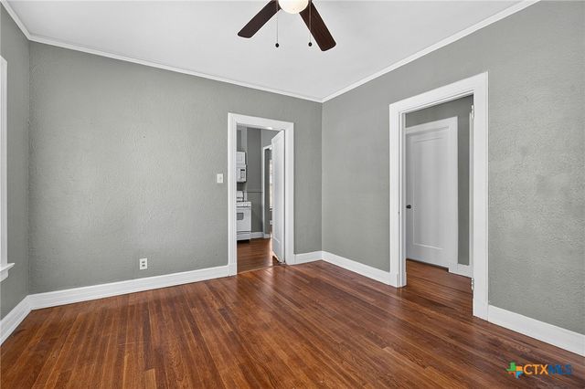 210 S Cedar Street, Seguin, TX 78155