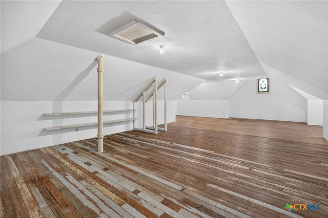 210 S Cedar Street, Seguin, TX 78155