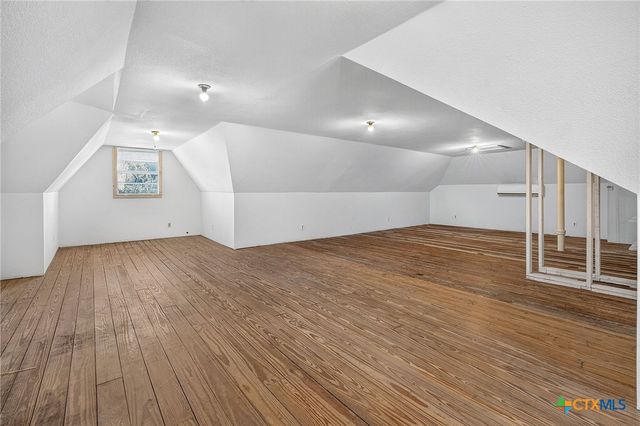 210 S Cedar Street, Seguin, TX 78155
