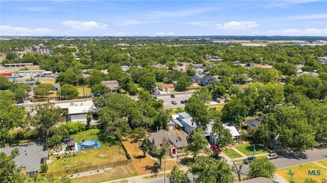 210 S Cedar Street, Seguin, TX 78155