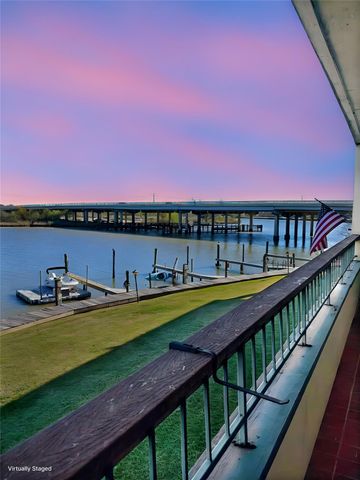 18809 Egret Bay Boulevard 104, Webster, TX 77058