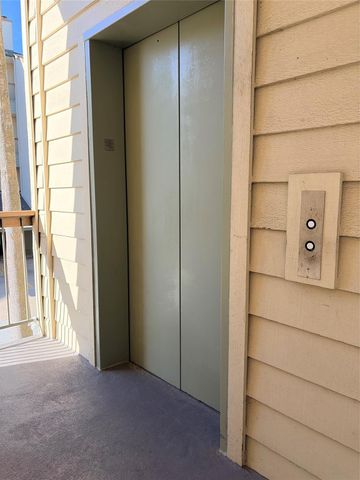 18809 Egret Bay Boulevard 104, Webster, TX 77058