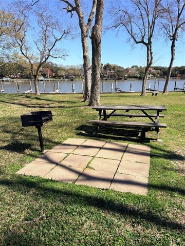 18809 Egret Bay Boulevard 104, Webster, TX 77058