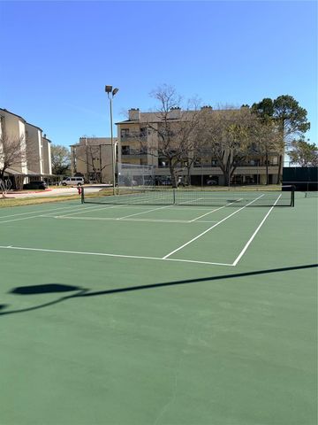 18809 Egret Bay Boulevard 104, Webster, TX 77058