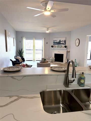 18809 Egret Bay Boulevard 104, Webster, TX 77058