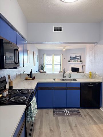 18809 Egret Bay Boulevard 104, Webster, TX 77058