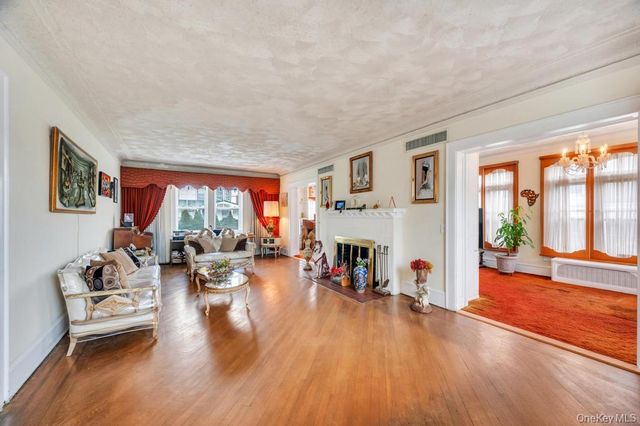 88-35 193rd Street, Hollis, NY 11423