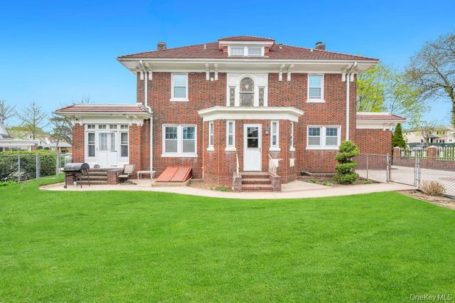 88-35 193rd Street, Hollis, NY 11423