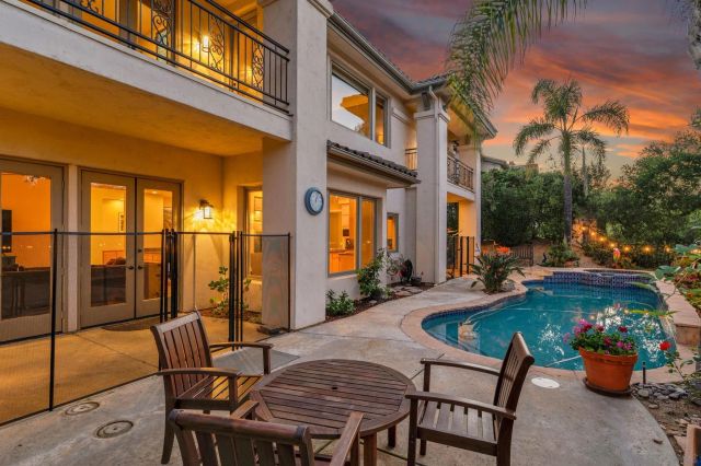 15992 S Woodson Dr, Ramona, CA 92065