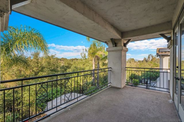 15992 S Woodson Dr, Ramona, CA 92065