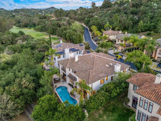 15992 S Woodson Dr, Ramona, CA 92065