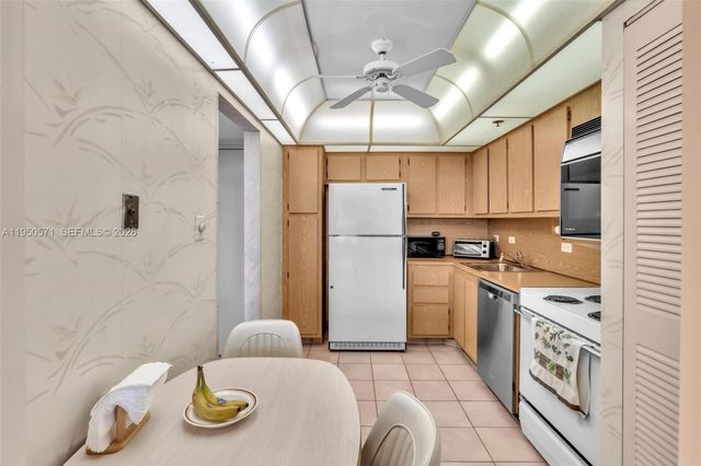 20505 E Country Club Dr 1533, Aventura, FL 33180