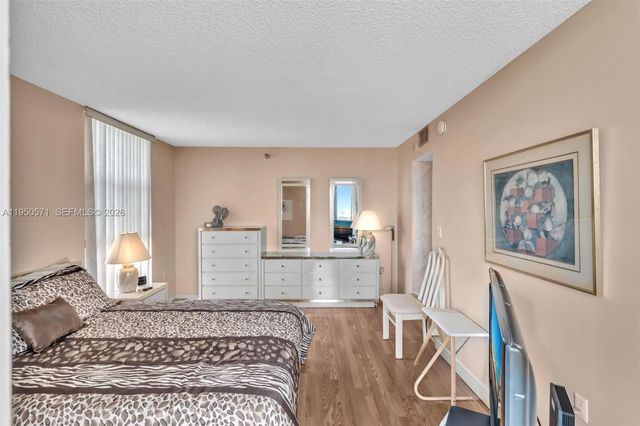 20505 E Country Club Dr 1533, Aventura, FL 33180