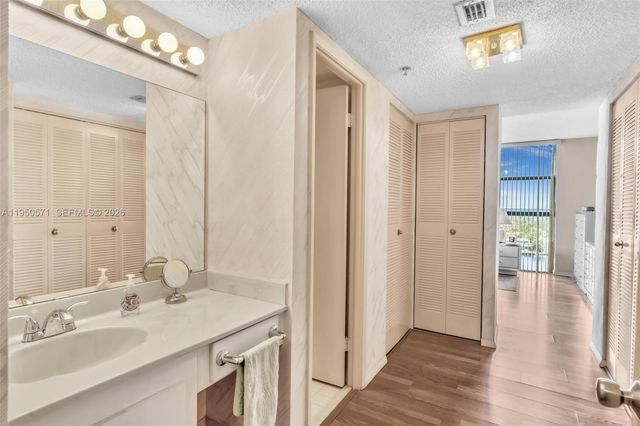 20505 E Country Club Dr 1533, Aventura, FL 33180