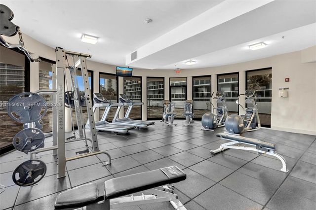 20505 E Country Club Dr 1533, Aventura, FL 33180