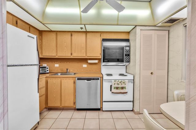 20505 E Country Club Dr 1533, Aventura, FL 33180