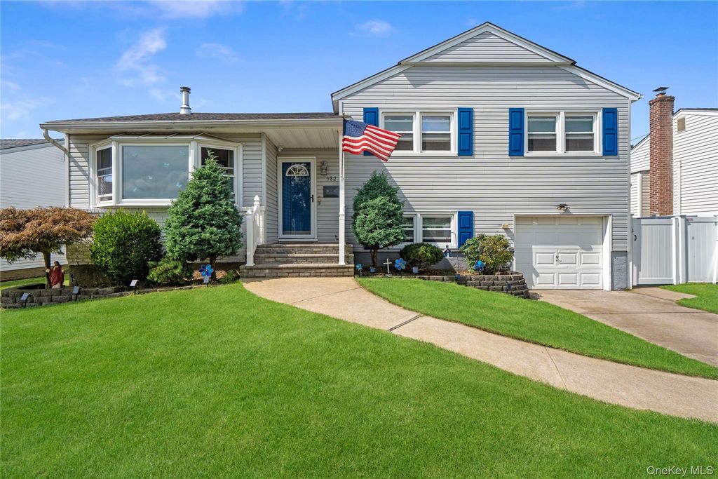 582 Benton Road, East Meadow, NY 11554 — exterior