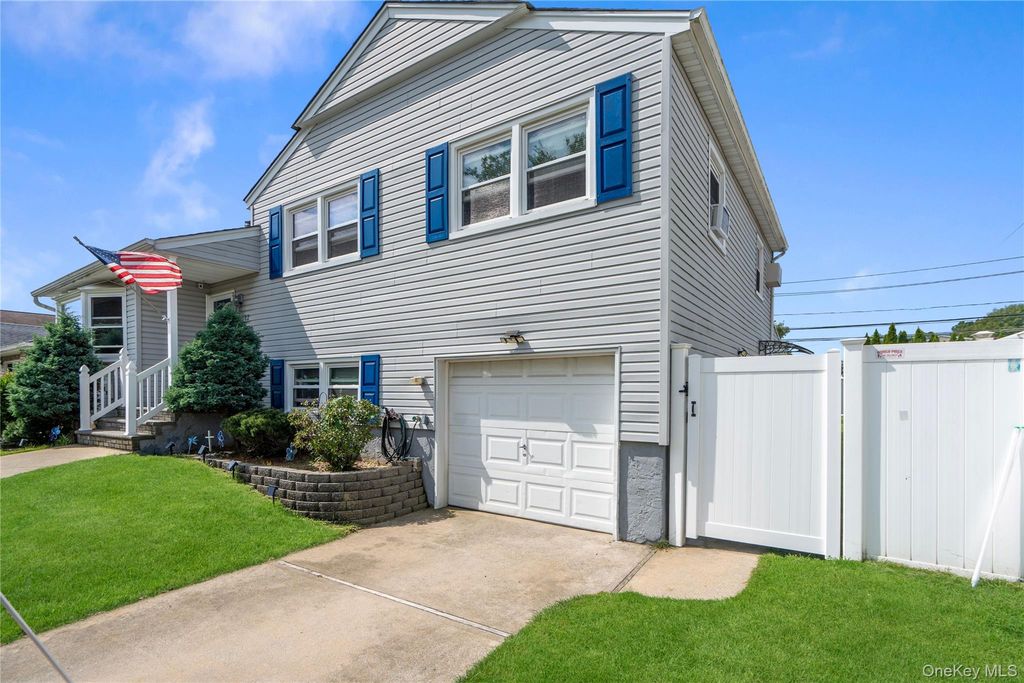 582 Benton Road, East Meadow, NY 11554 — photo 3