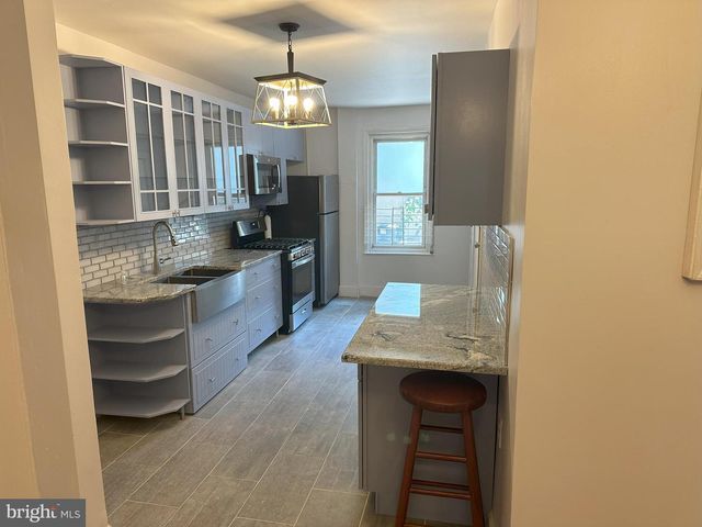 1725 N LAMBERT ST, Philadelphia, PA 19121