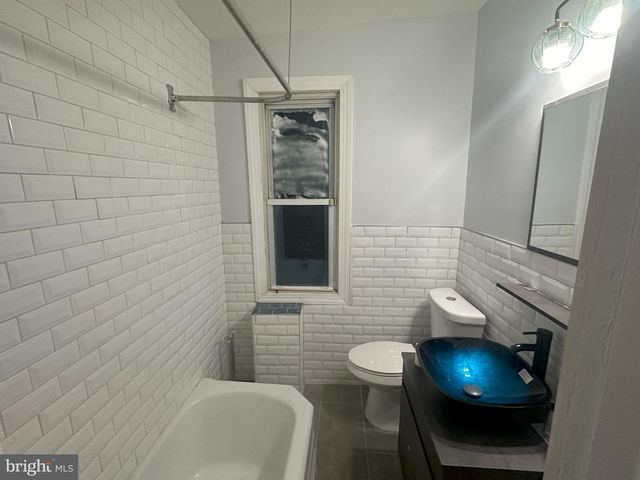 1725 N LAMBERT ST, Philadelphia, PA 19121