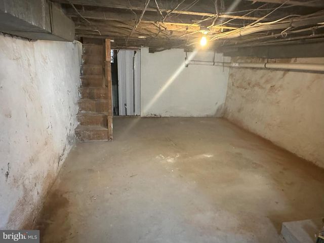 1725 N LAMBERT ST, Philadelphia, PA 19121