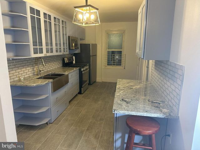 1725 N LAMBERT ST, Philadelphia, PA 19121
