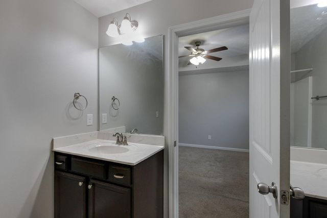 303 Amit St, La Vergne, TN 37086