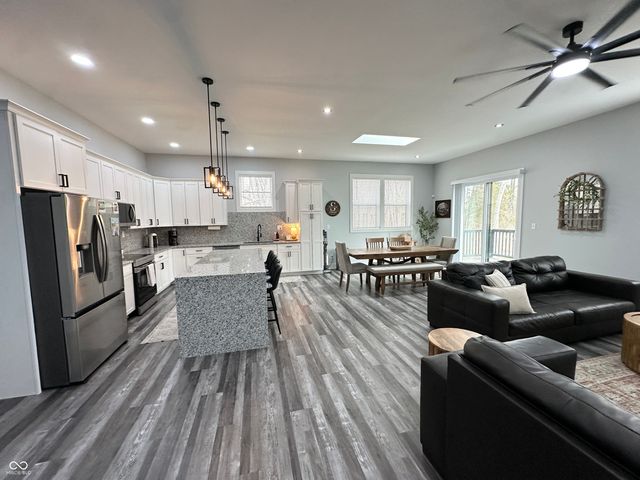 378 Mill Springs, Fillmore, IN 46128