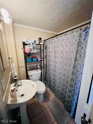 603 Utah Lane, Chester, WV 26034