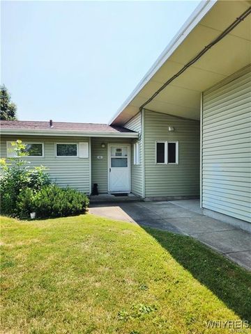 6 Steele Circle, Niagara, NY 14304