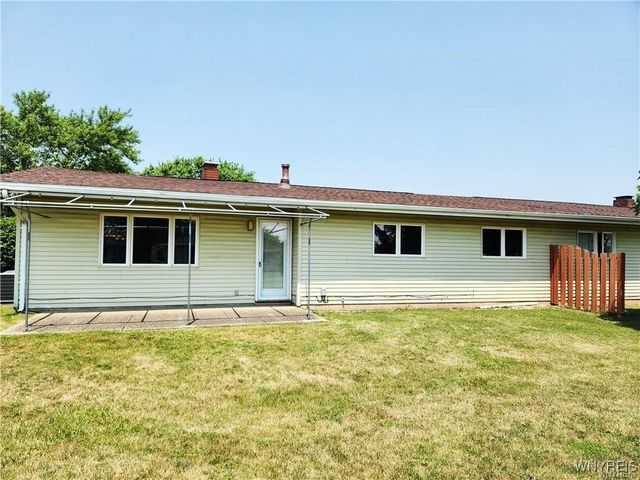 6 Steele Circle, Niagara, NY 14304