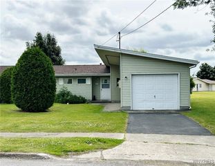 6 Steele Circle, Niagara, NY 14304