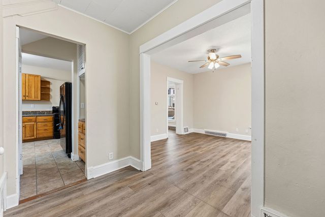 1320 Grand Avenue, Davenport, IA 52803