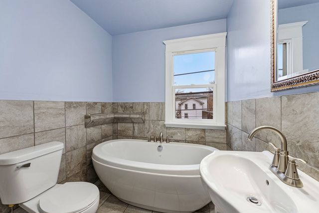 1320 Grand Avenue, Davenport, IA 52803