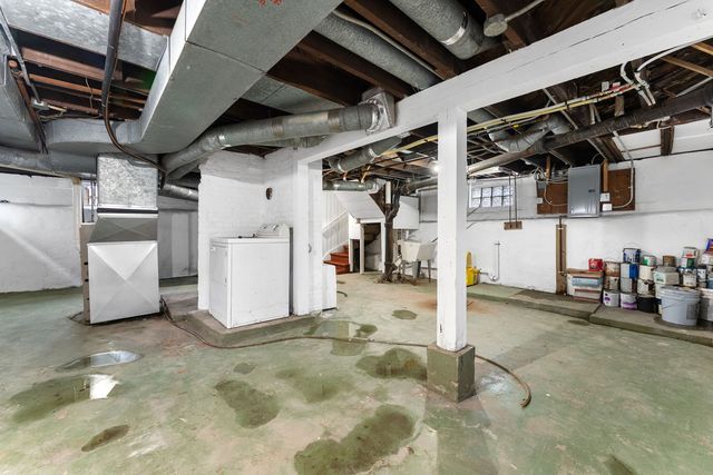 1320 Grand Avenue, Davenport, IA 52803