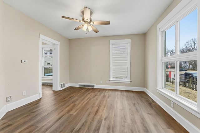 1320 Grand Avenue, Davenport, IA 52803