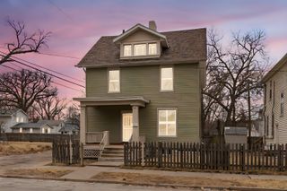 1320 Grand Avenue, Davenport, IA 52803