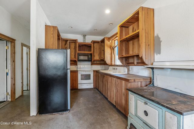 16154 N Smith AVE, Hauser, ID 83854