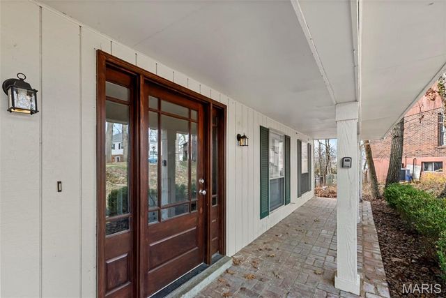 1494 Royal Springs Drive, Sunset Hills, MO 63122