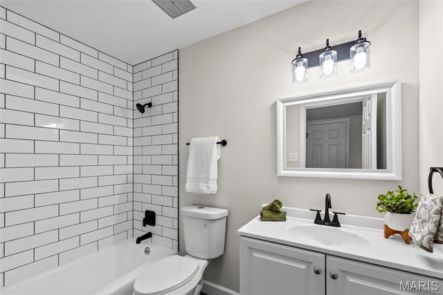 1494 Royal Springs Drive, Sunset Hills, MO 63122