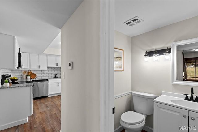 1494 Royal Springs Drive, Sunset Hills, MO 63122