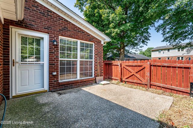 7209 Briscoe Vista Way, Louisville, KY 40228