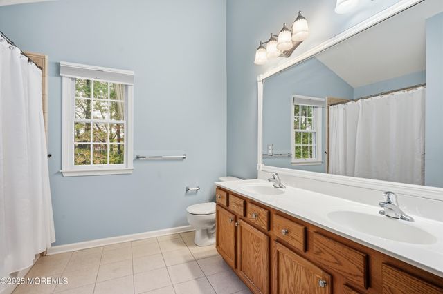 12 Risa Benjamin Way, Freehold, NJ 07728