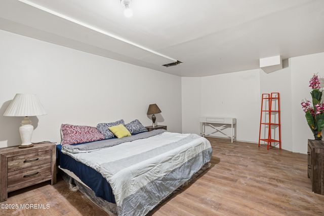 12 Risa Benjamin Way, Freehold, NJ 07728