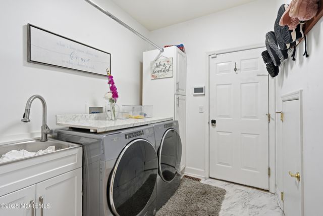 12 Risa Benjamin Way, Freehold, NJ 07728