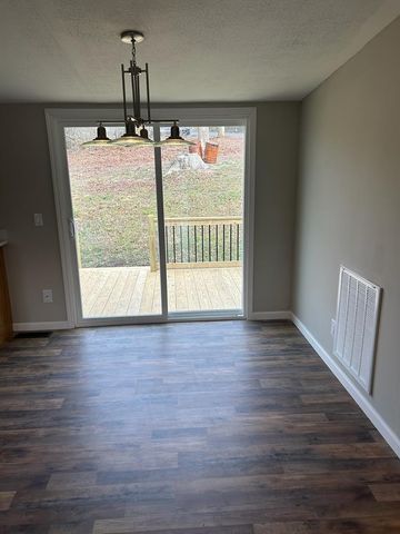 612 Wooded Hills Drive, Dalton, GA 30721