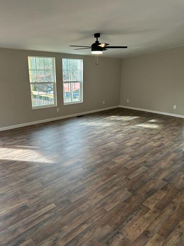 612 Wooded Hills Drive, Dalton, GA 30721