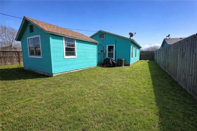 2695 Avenue I, Ingleside, TX 78362