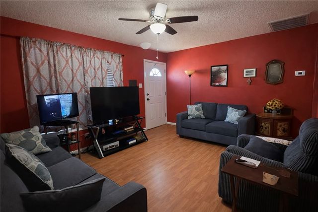 2695 Avenue I, Ingleside, TX 78362